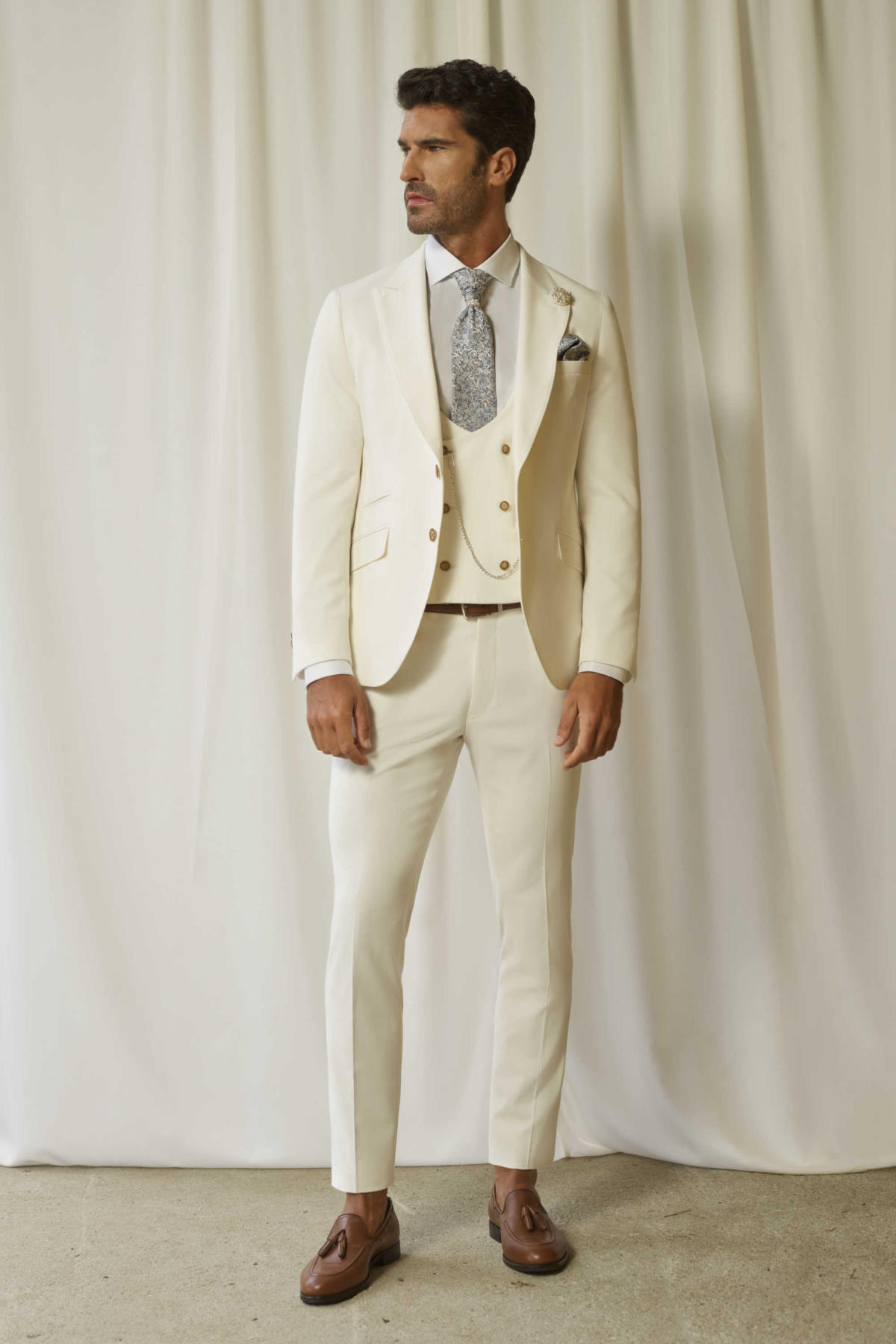  Produto: FATO20024, Categoria: Fatos de noivo, Ano: 2025, Marca João Vilas Boas