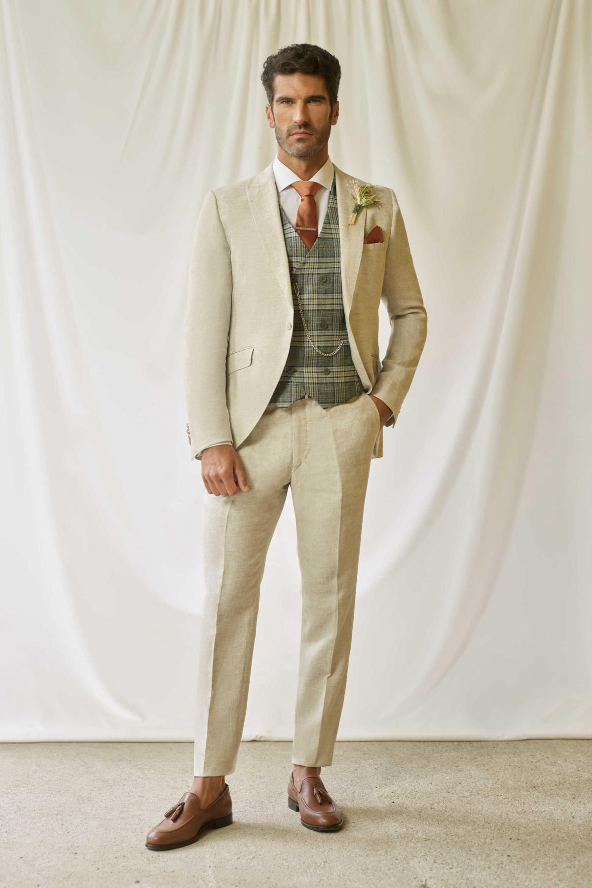  Produto: FATO20084, Categoria: Fatos de noivo, Ano: 2025, Marca João Vilas Boas