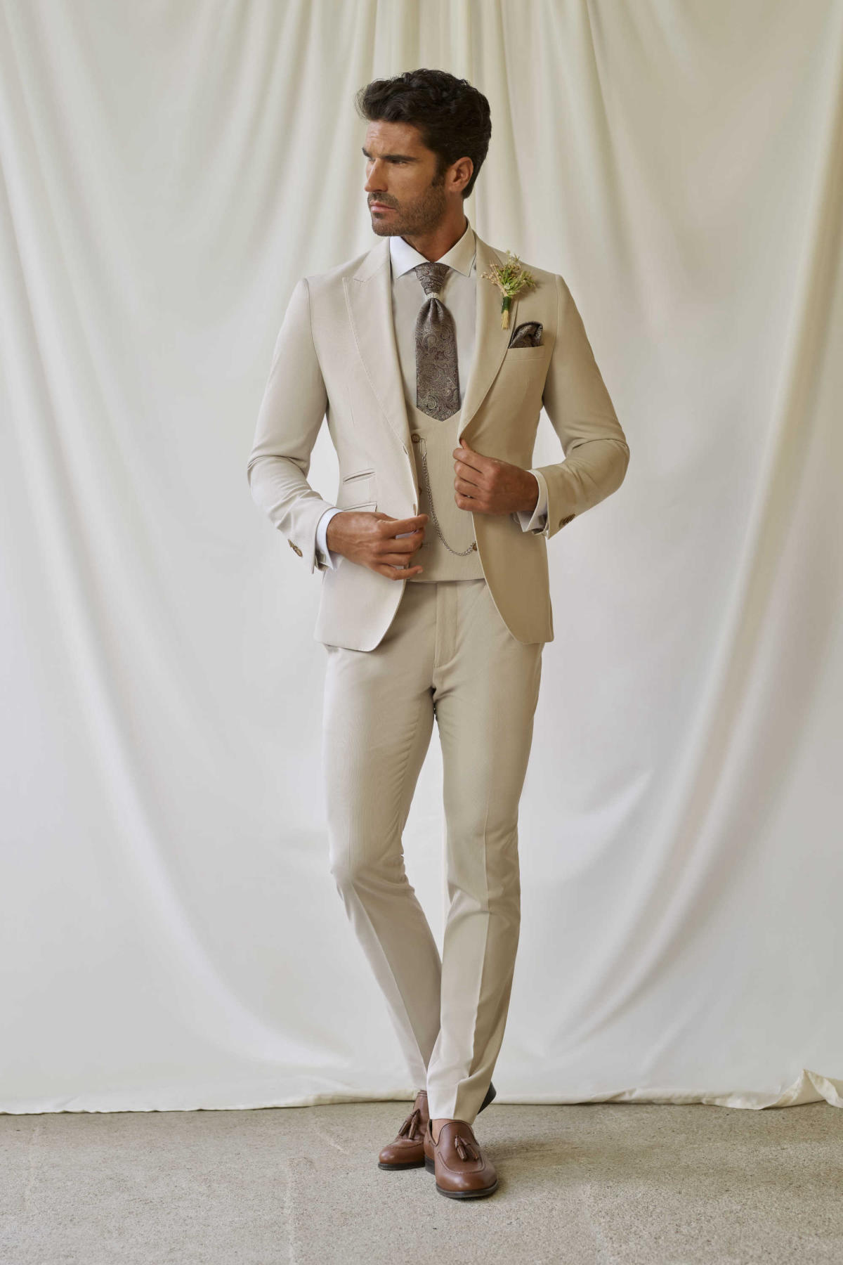  Produto: FATO20144, Categoria: Fatos de noivo, Ano: 2025, Marca João Vilas Boas