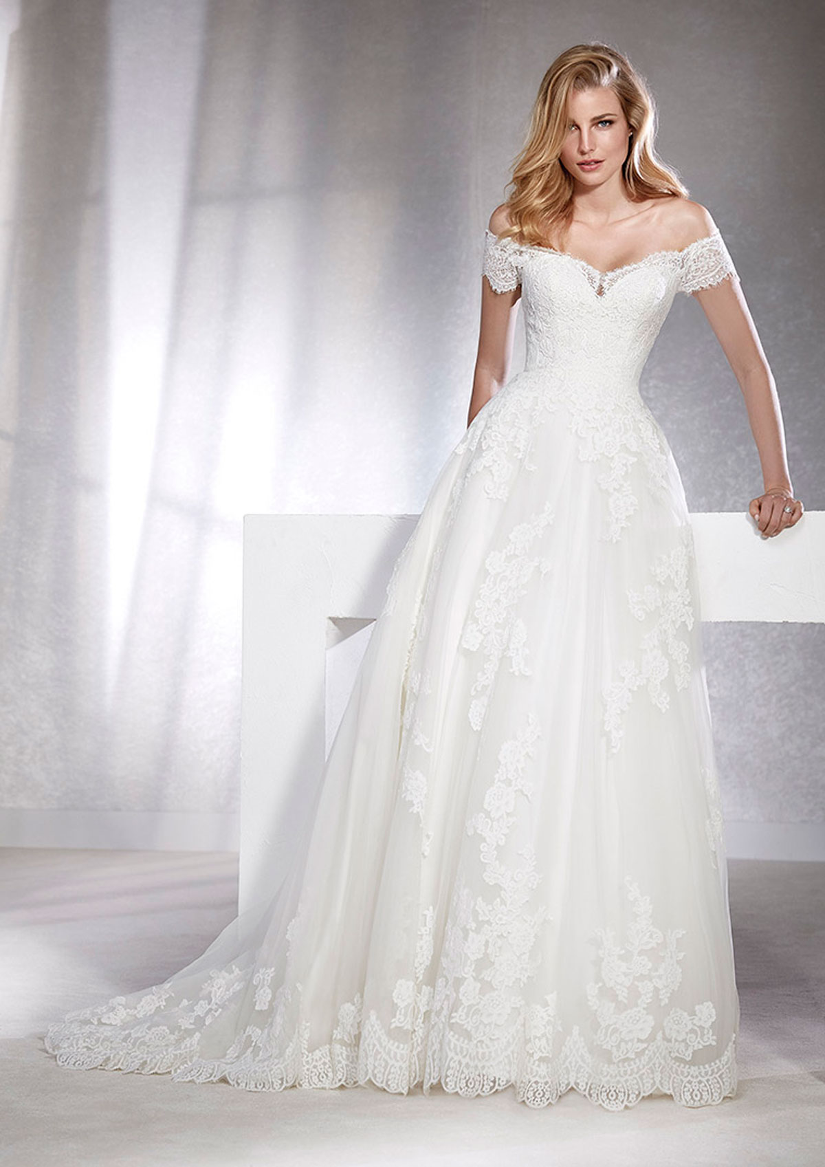  Produto: Fabiana, Categoria: Vestidos de Noiva, Ano: 2020, Marca White One