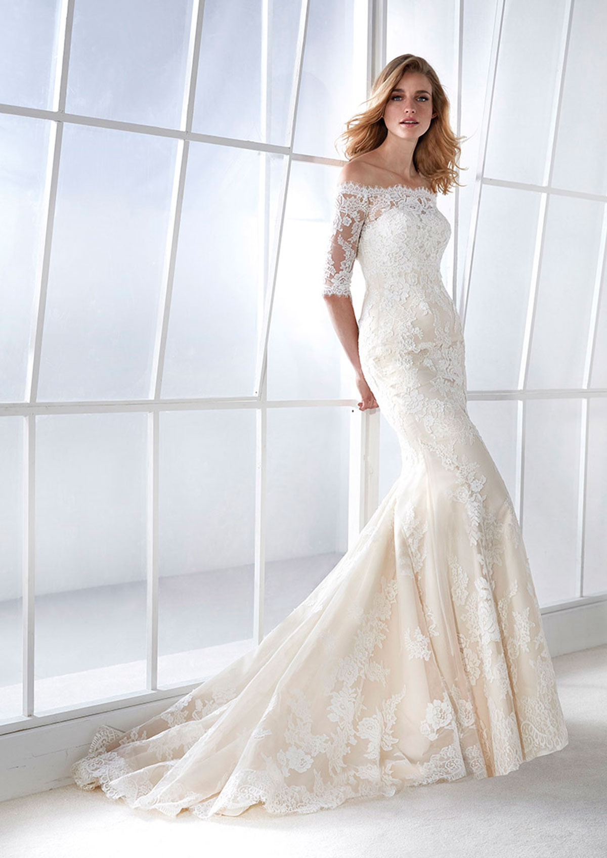  Produto: Famosa, Categoria: Vestidos de Noiva, Ano: 2020, Marca White One