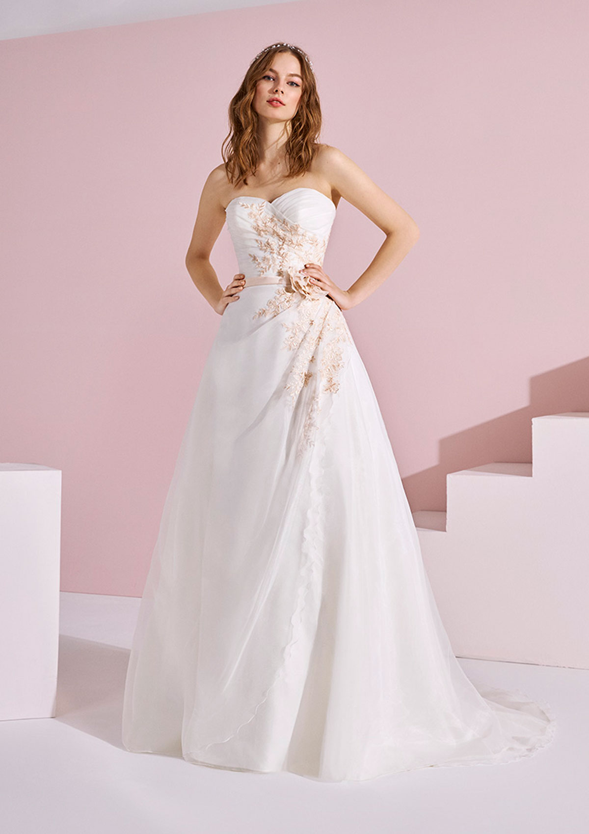  Produto: Maya, Categoria: Vestidos de Noiva, Ano: 2020, Marca White One