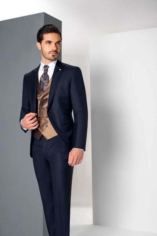  Produto: COR 8 Eternal, Categoria: Fatos de noivo, Ano: 2019, Marca Roberto Vicentti