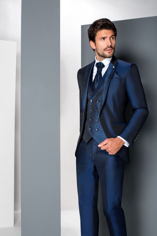  Produto: COR 22 Wedding, Categoria: Fatos de noivo, Ano: 2019, Marca Roberto Vicentti