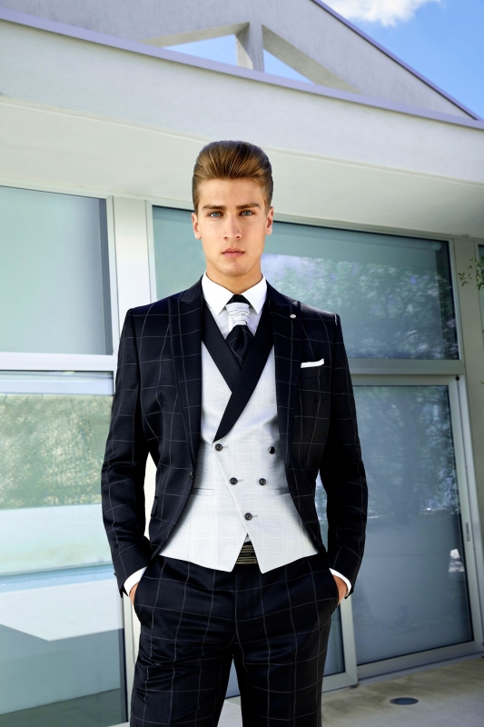  Produto: COR 37 Wedding, Categoria: Fatos de noivo, Ano: 2019, Marca Roberto Vicentti