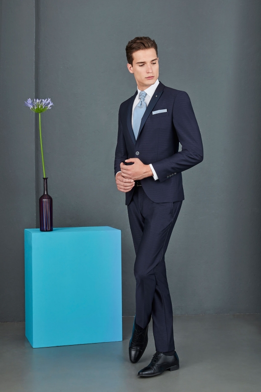  Produto: COR 24 Cool, Categoria: Fatos de noivo, Ano: 2019, Marca Thomas Pina