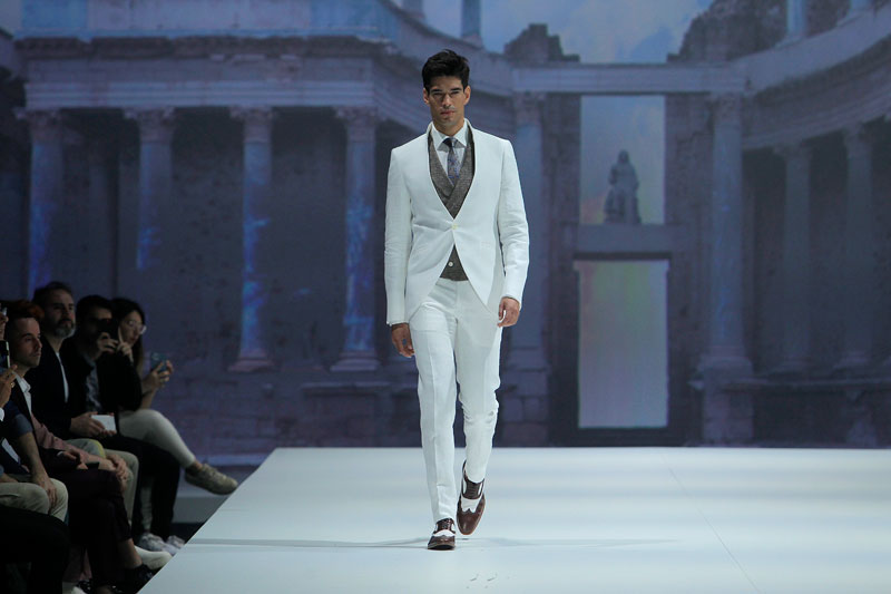 Imagem do Post: Rámon Sanjurjo da categoria Fatos para Noivo