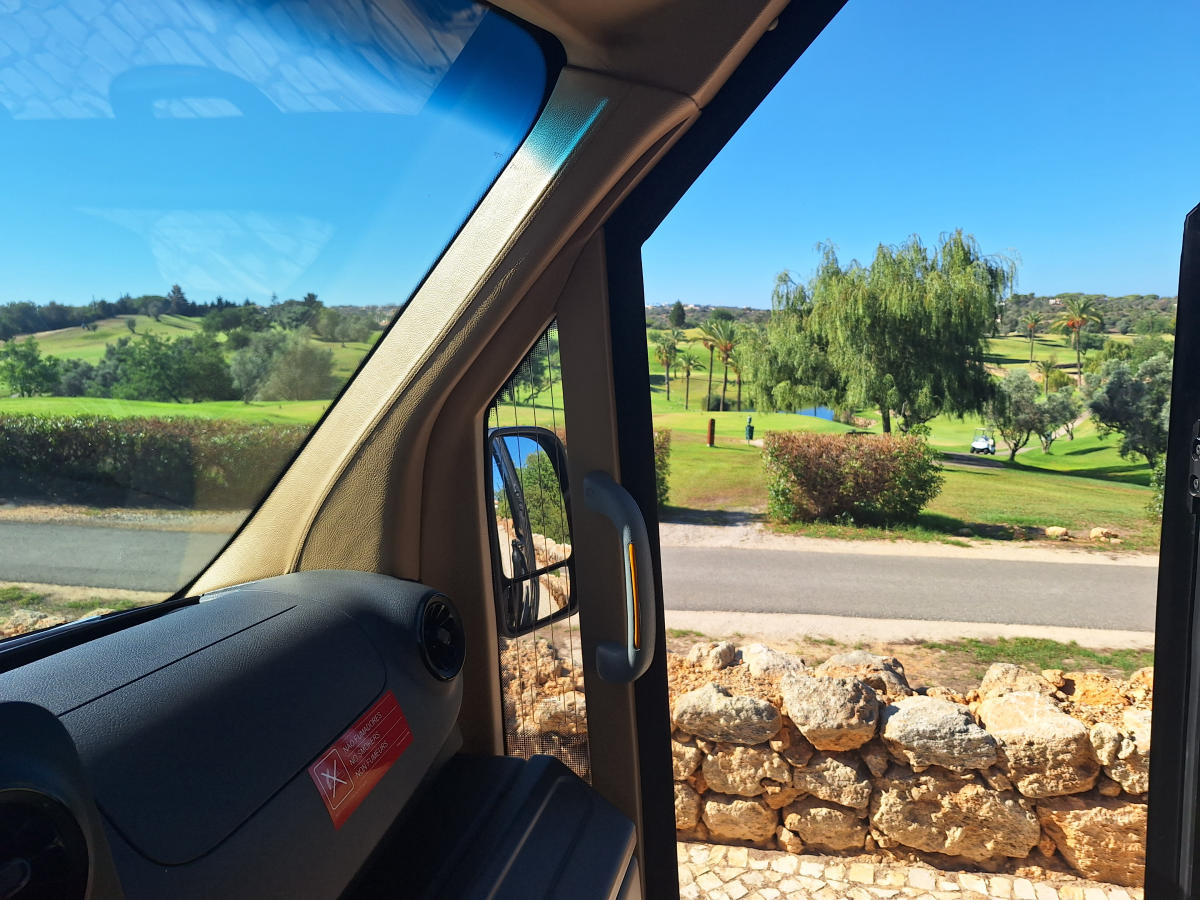 Imagem do casamento de Emily e Henry