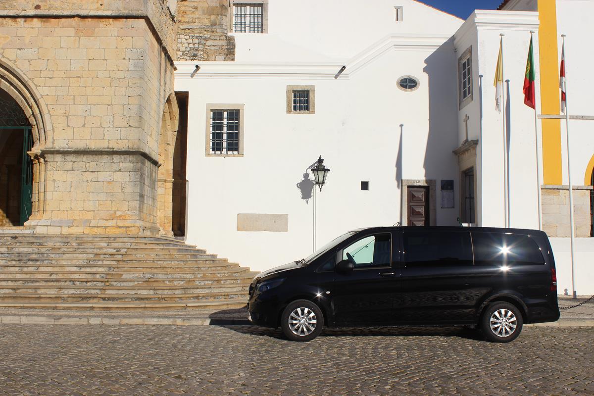 Imagem do casamento de Emily e Henry